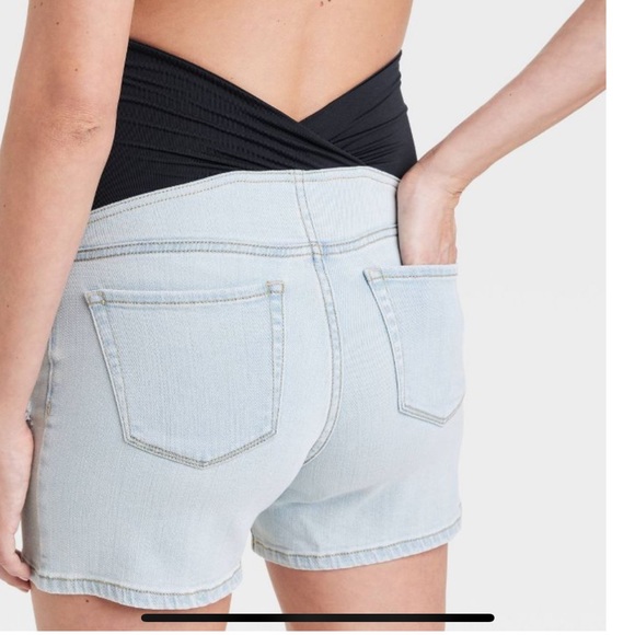 New Isabel Maternity over belly Jean shorts - Picture 3 of 5